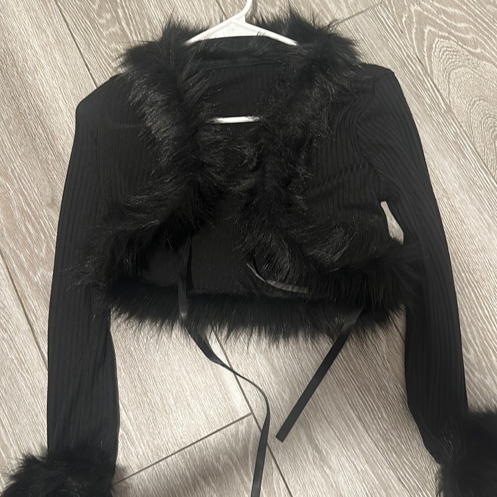 Long sleeve fur crop top